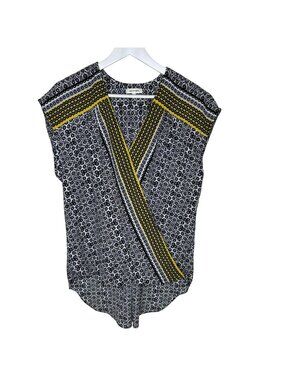 Max Studio Black & White Floral Print Short Sleeve Surplice Wrap Blouse, Large